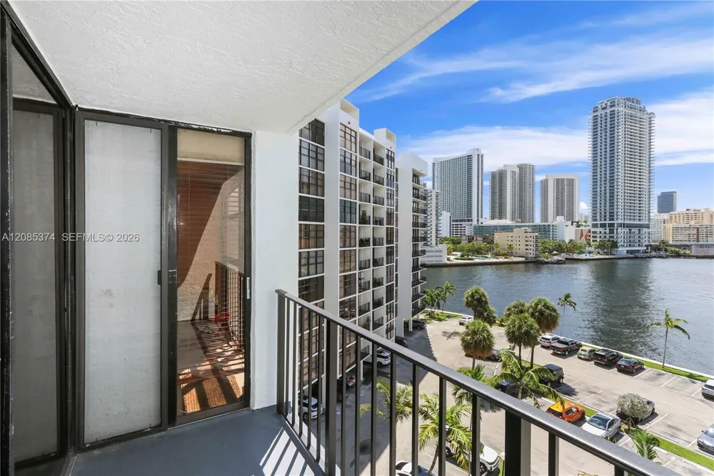 200 Leslie Dr #724 Hallandale Beach, FL 33009