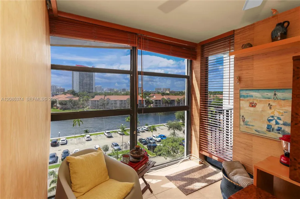 200 Leslie Dr #724 Hallandale Beach, FL 33009