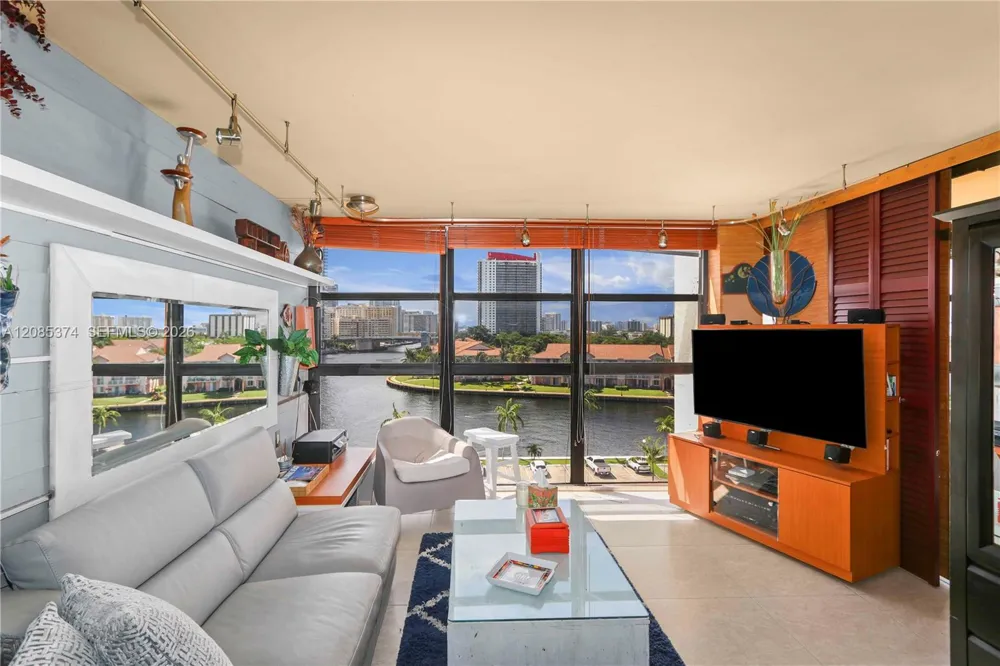 200 Leslie Dr #724 Hallandale Beach, FL 33009