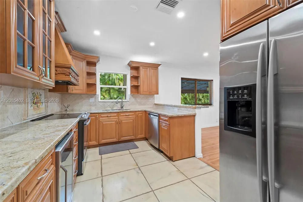 921 Alava Ave Coral Gables, FL 33146