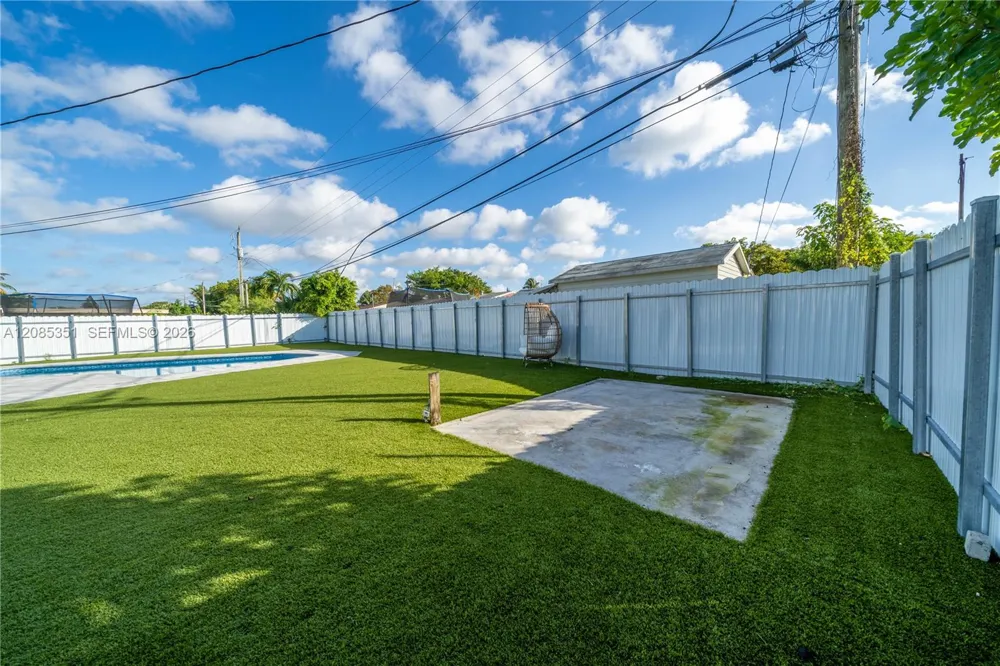 1650 SW 63rd Ter #1 North Lauderdale, FL 33068