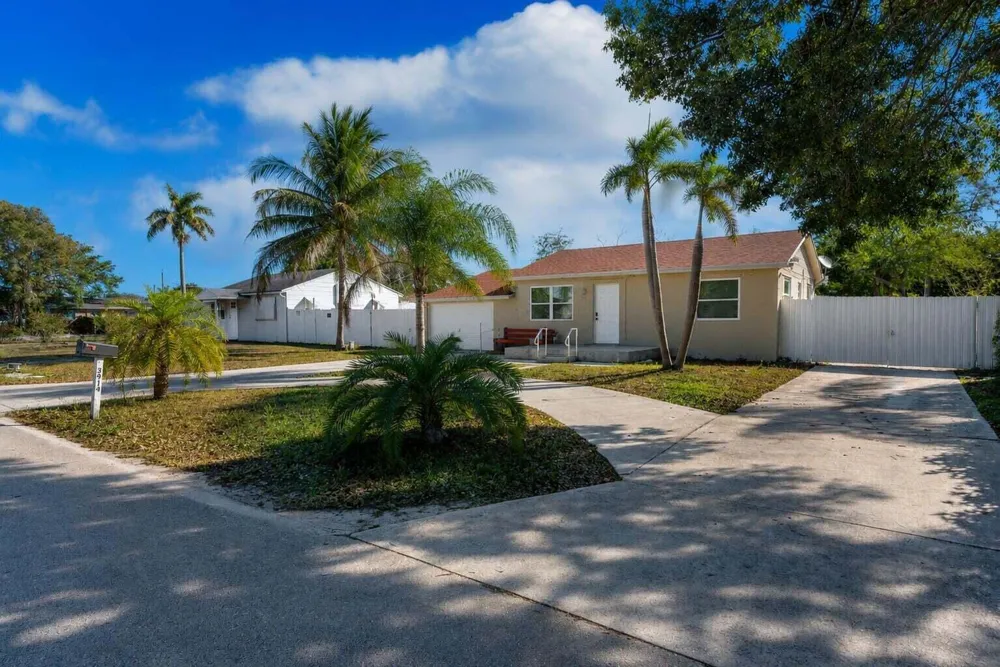 3914 SERUBI AVENUE Palm Springs, FL 33461