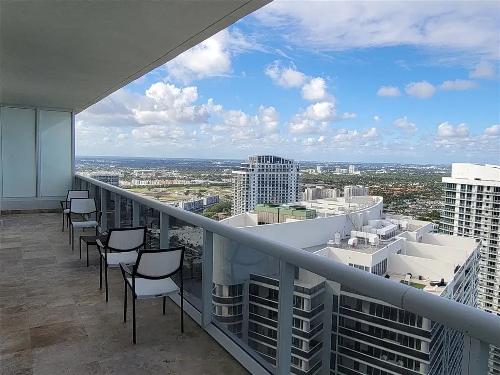 1830 S OCEAN DRIVE #5111 Hallandale Beach, FL 33009