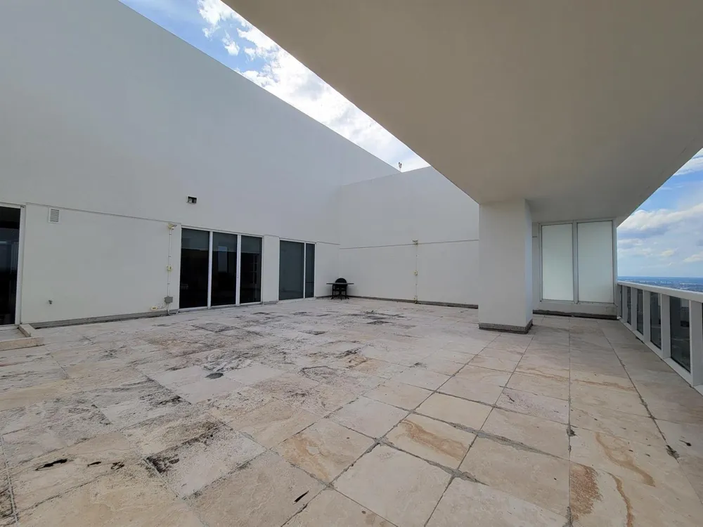 1830 S OCEAN DRIVE #5111 Hallandale Beach, FL 33009