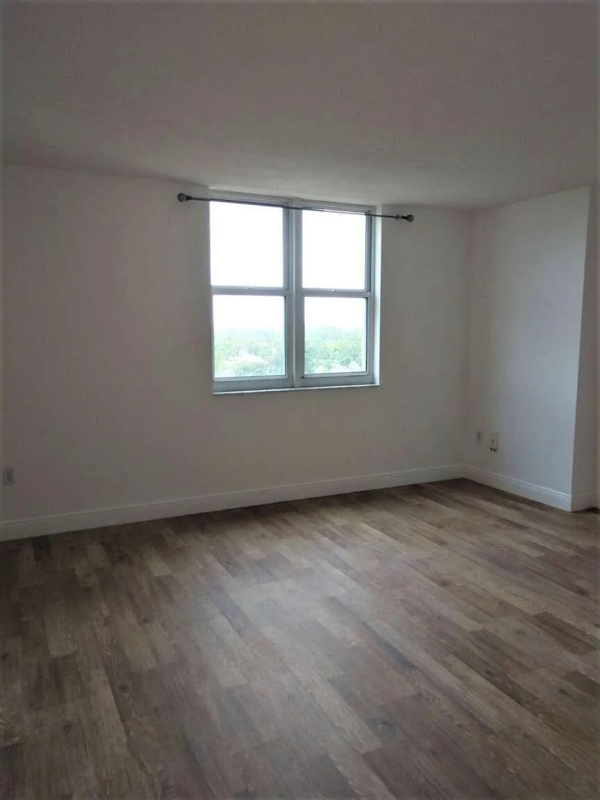 3000 CORAL WAY #707 Miami, FL 33145
