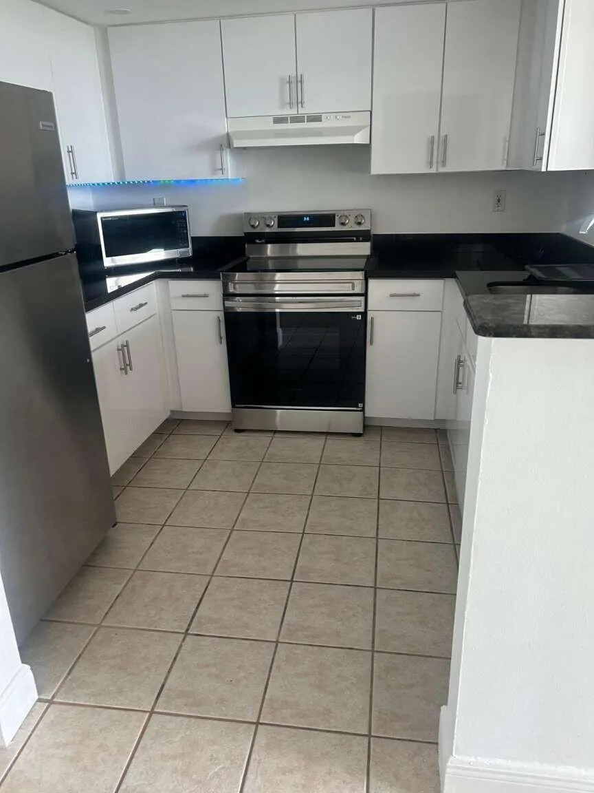 3000 CORAL WAY #707 Miami, FL 33145