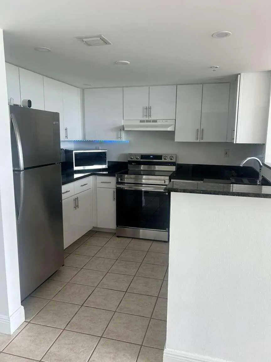 3000 CORAL WAY #707 Miami, FL 33145