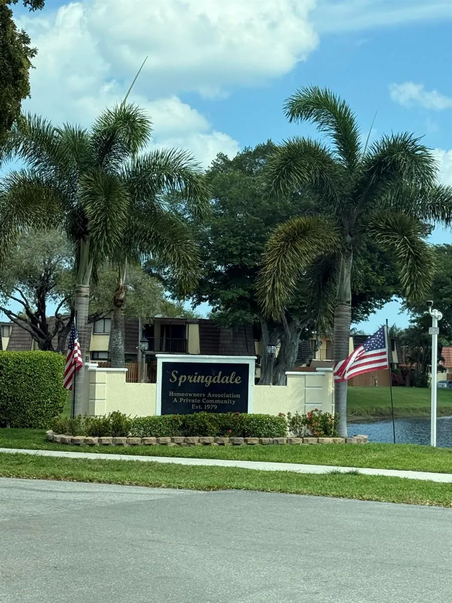804 SPRINGDALE CIRCLE Palm Springs, FL 33461