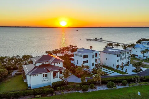 7683 Pelican Pointe Drive