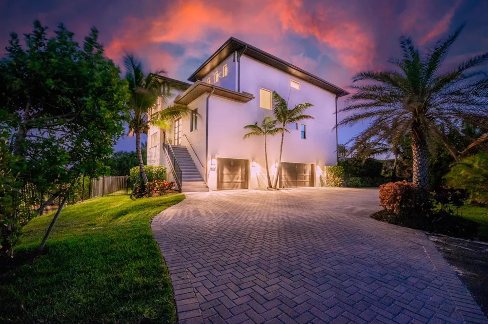 7683 Pelican Pointe Drive Jensen Beach, FL 34957