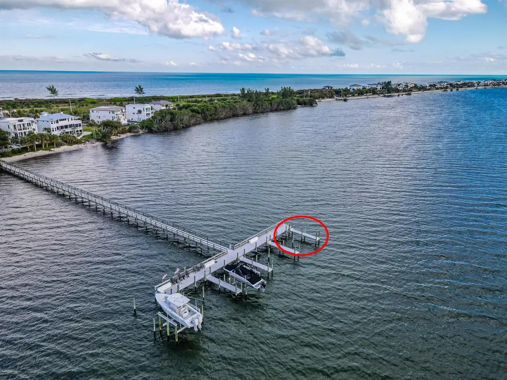 7683 Pelican Pointe Drive Jensen Beach, FL 34957