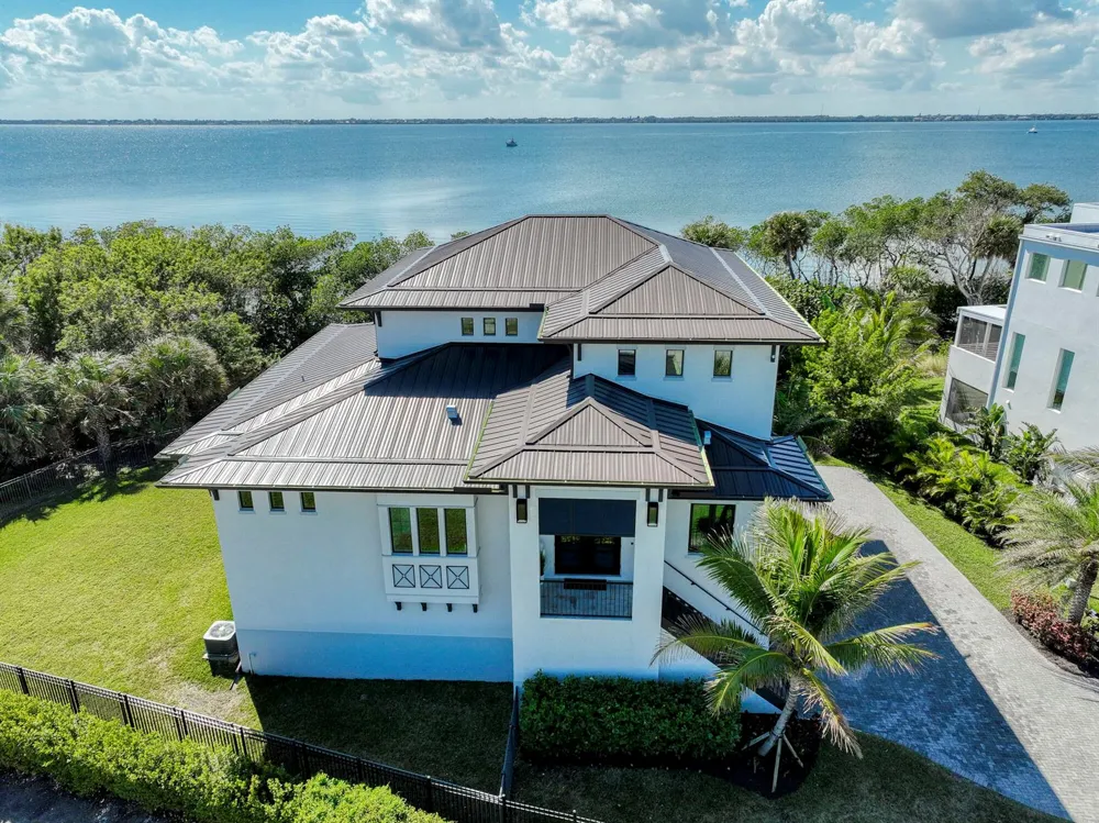 7683 Pelican Pointe Drive Jensen Beach, FL 34957