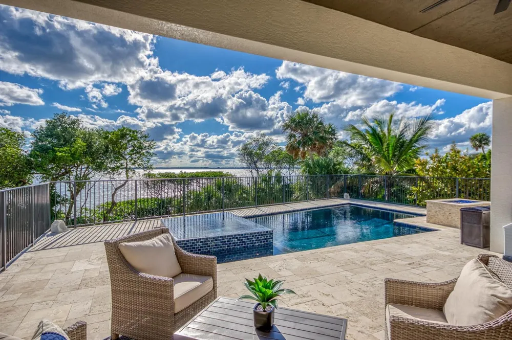 7683 Pelican Pointe Drive Jensen Beach, FL 34957