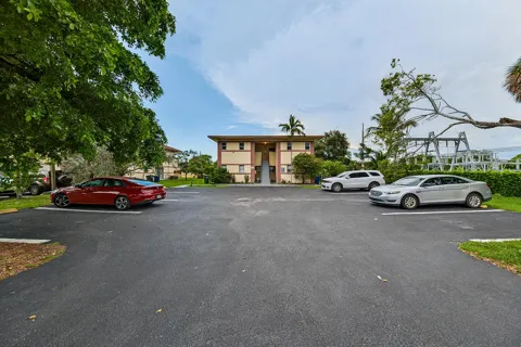 825 SW 10th Street #D