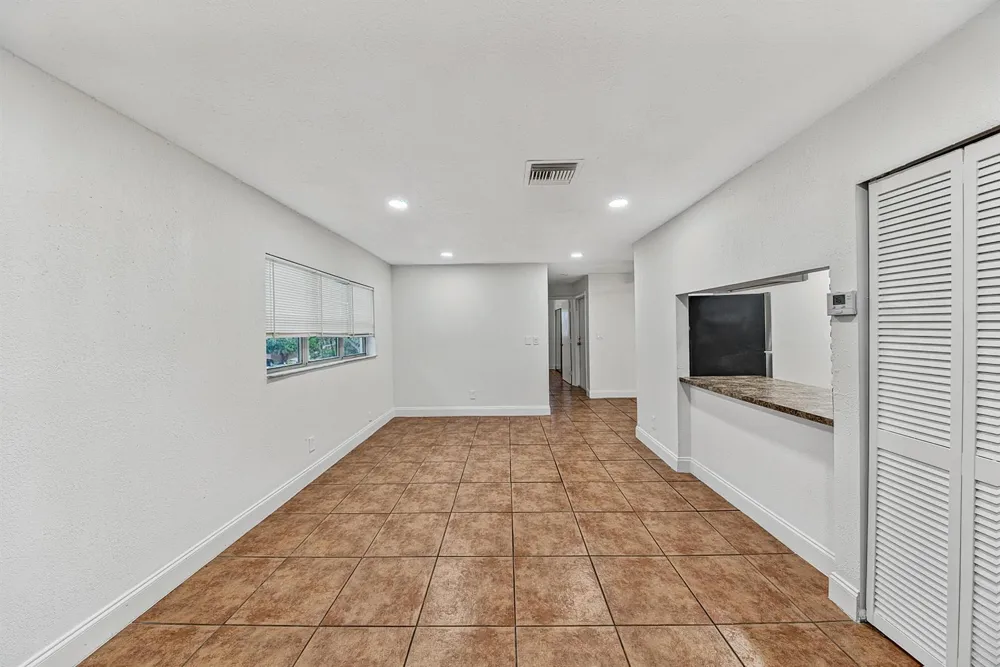 825 SW 10th Street #D Hallandale Beach, FL 33009