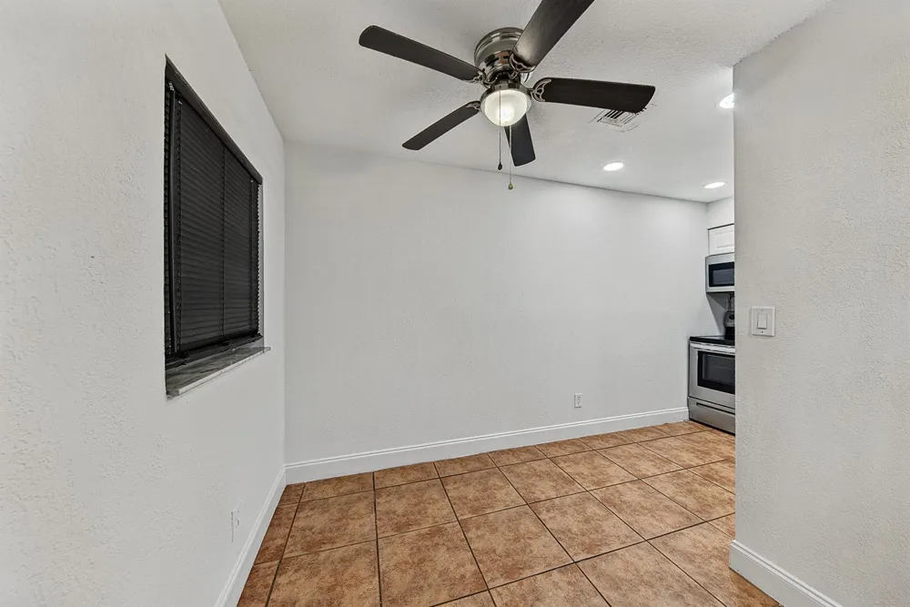 825 SW 10th Street #D Hallandale Beach, FL 33009