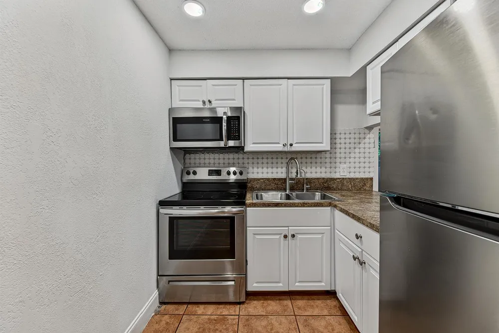 825 SW 10th Street #D Hallandale Beach, FL 33009