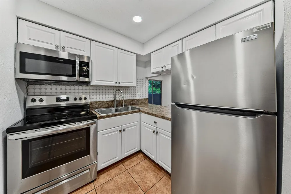 825 SW 10th Street #D Hallandale Beach, FL 33009