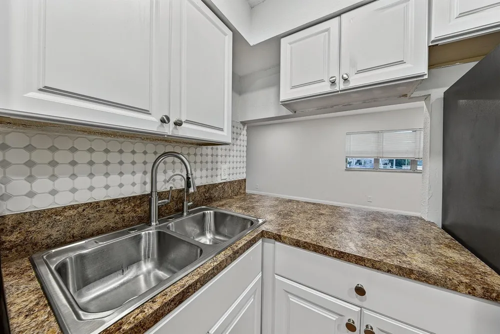825 SW 10th Street #D Hallandale Beach, FL 33009
