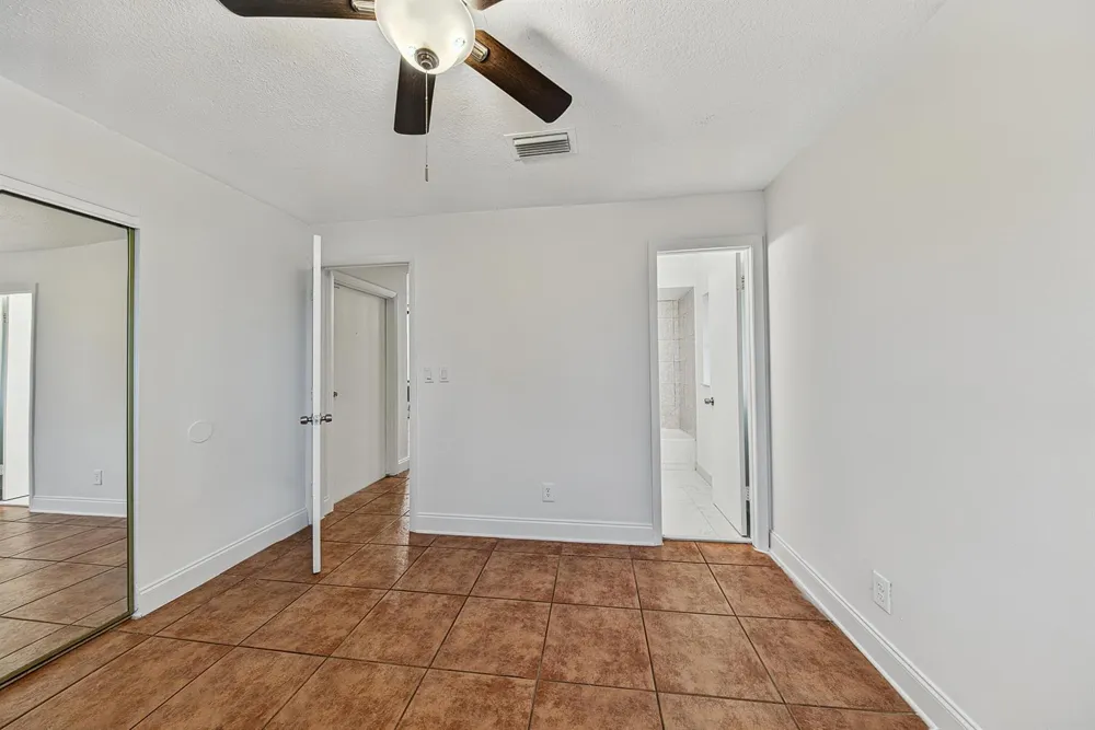 825 SW 10th Street #D Hallandale Beach, FL 33009