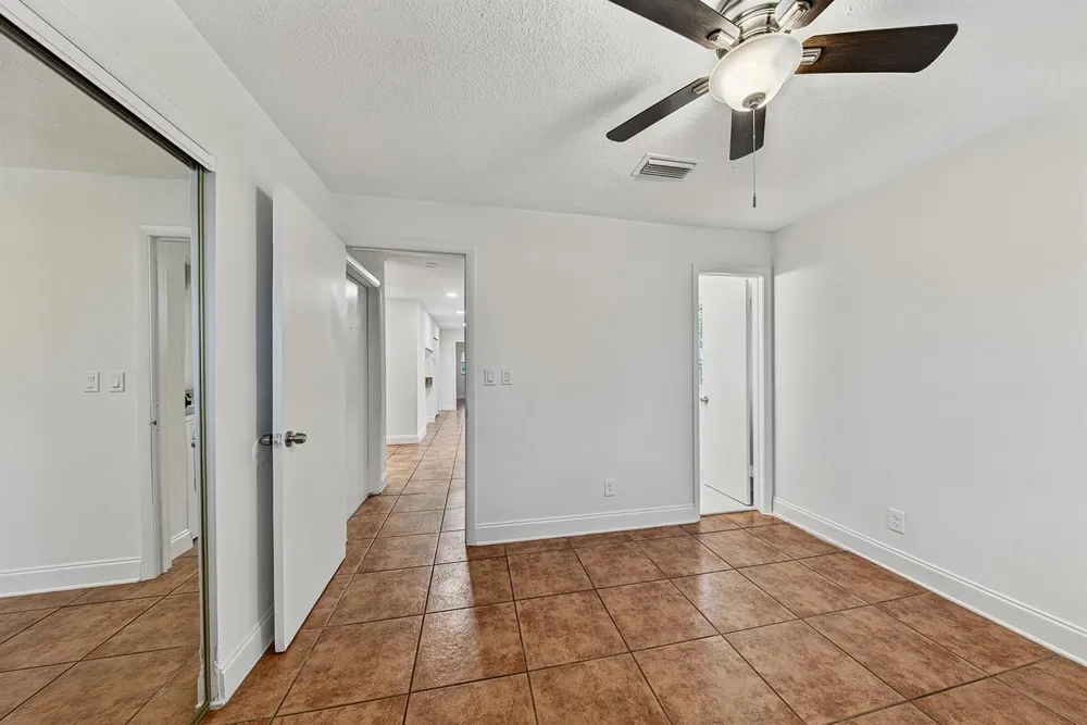 825 SW 10th Street #D Hallandale Beach, FL 33009