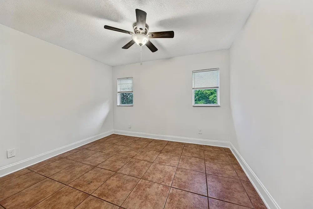 825 SW 10th Street #D Hallandale Beach, FL 33009