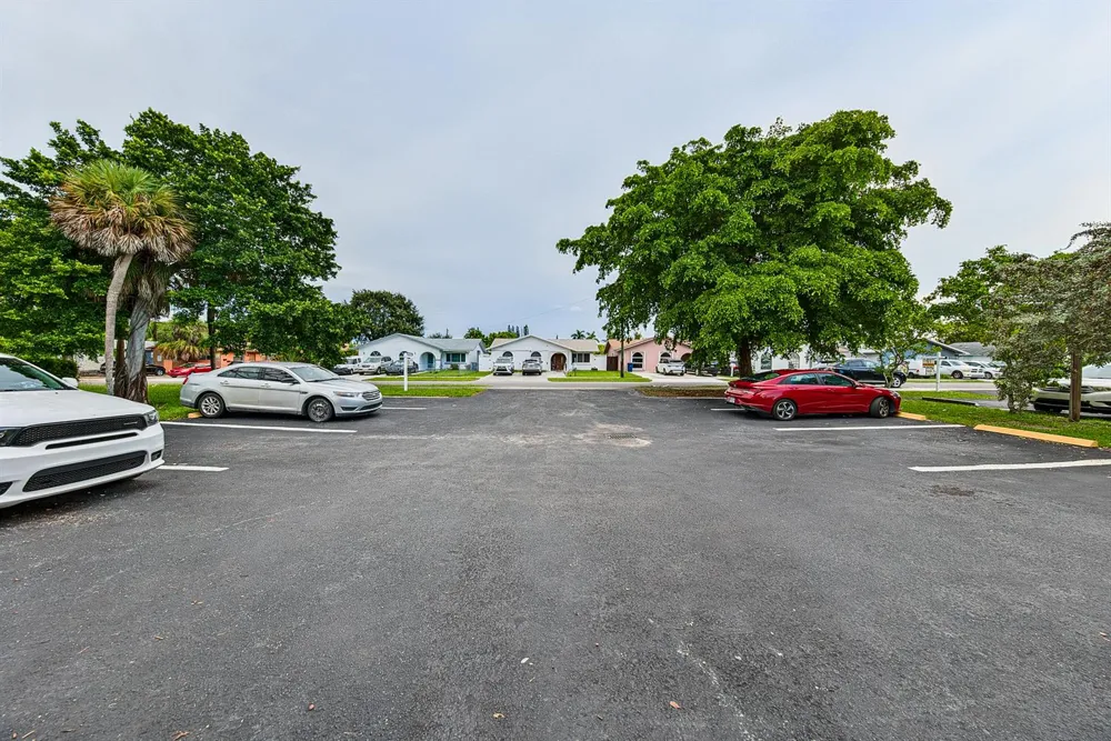 825 SW 10th Street #D Hallandale Beach, FL 33009