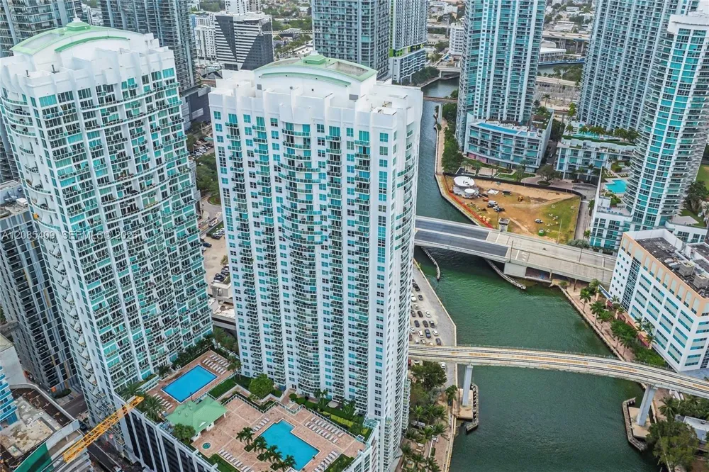 31 SE 5th St #2808 Miami, FL 33131