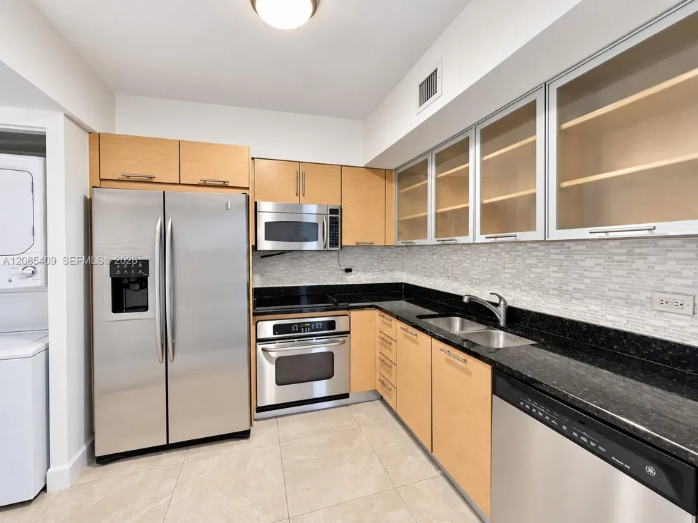 31 SE 5th St #2808 Miami, FL 33131