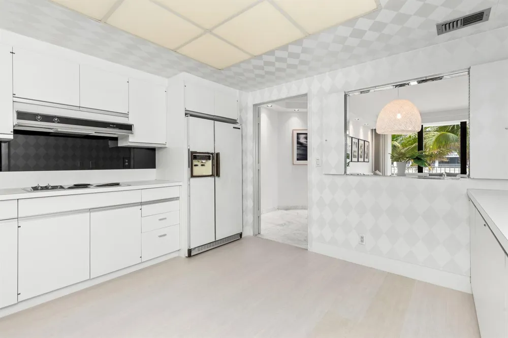 2000 S Ocean Boulevard #107n Palm Beach, FL 33480