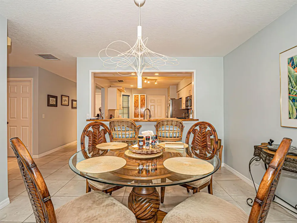 559 6TH STREET Vero Beach, FL 32962