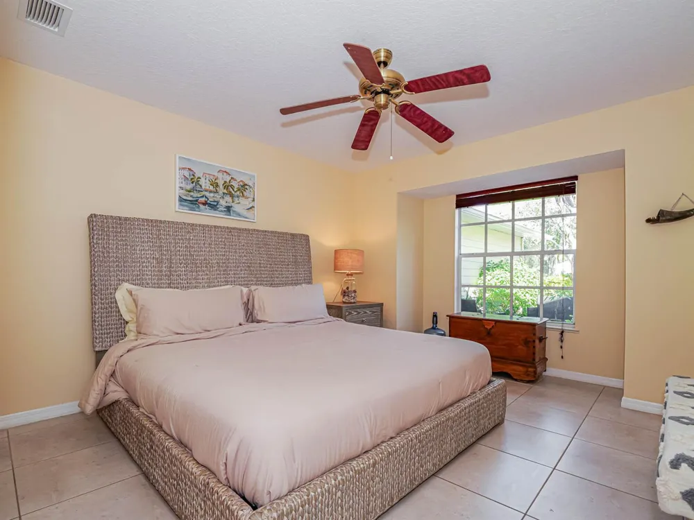 559 6TH STREET Vero Beach, FL 32962