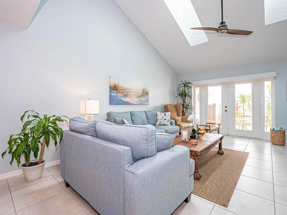 559 6TH STREET Vero Beach, FL 32962