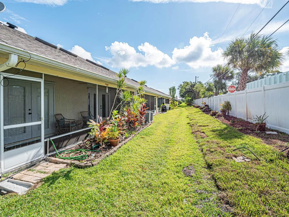 559 6TH STREET Vero Beach, FL 32962