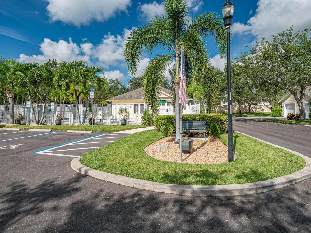 559 6TH STREET Vero Beach, FL 32962