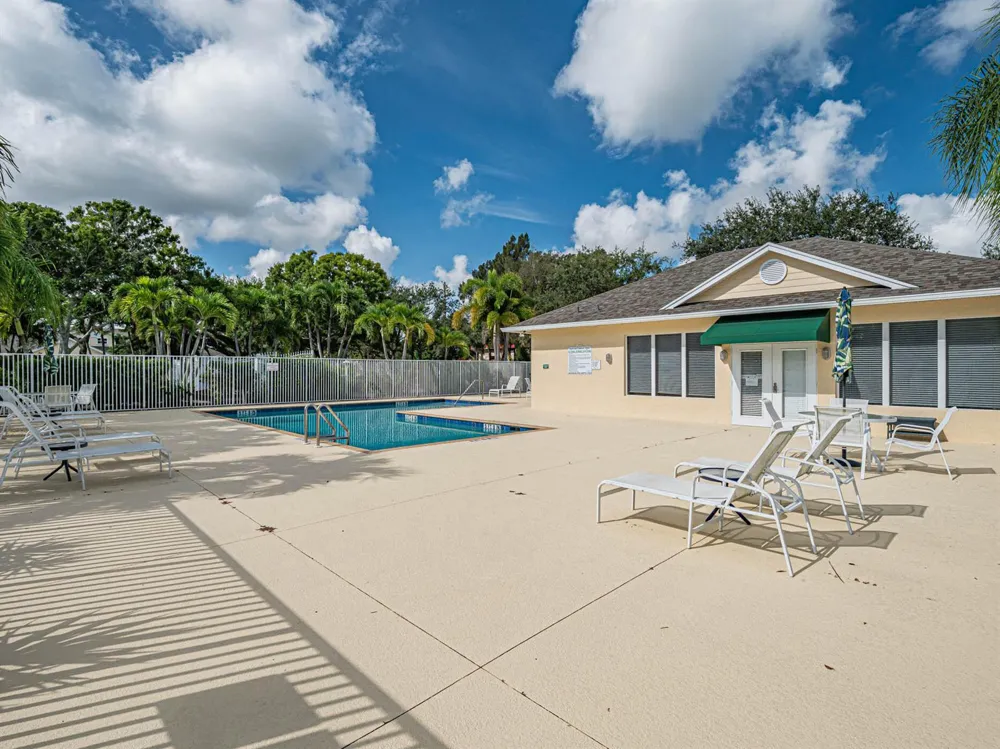 559 6TH STREET Vero Beach, FL 32962