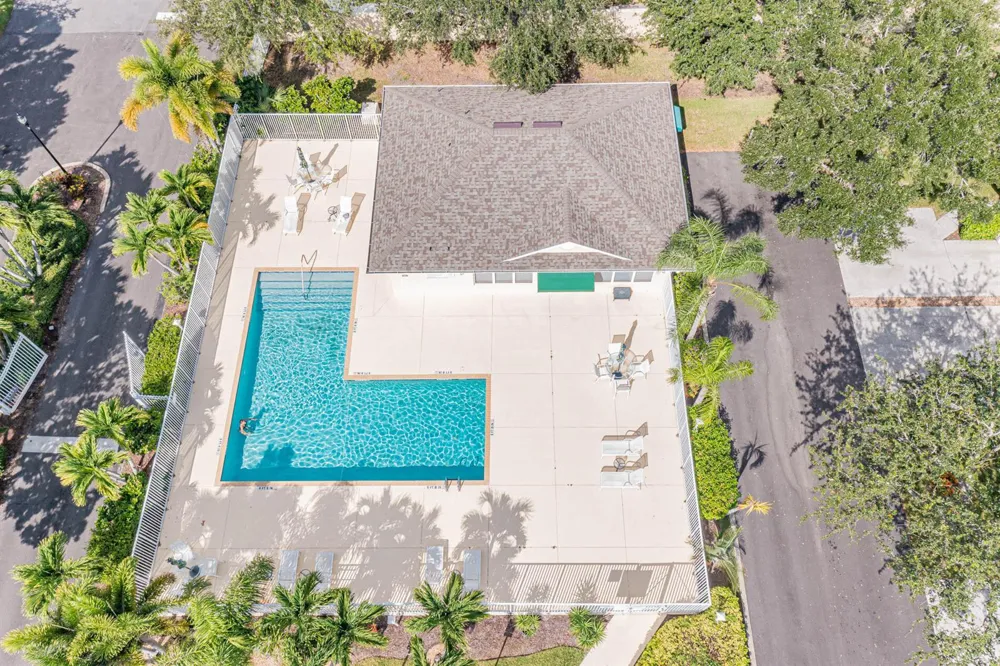 559 6TH STREET Vero Beach, FL 32962