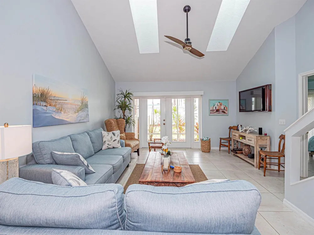559 6TH STREET Vero Beach, FL 32962