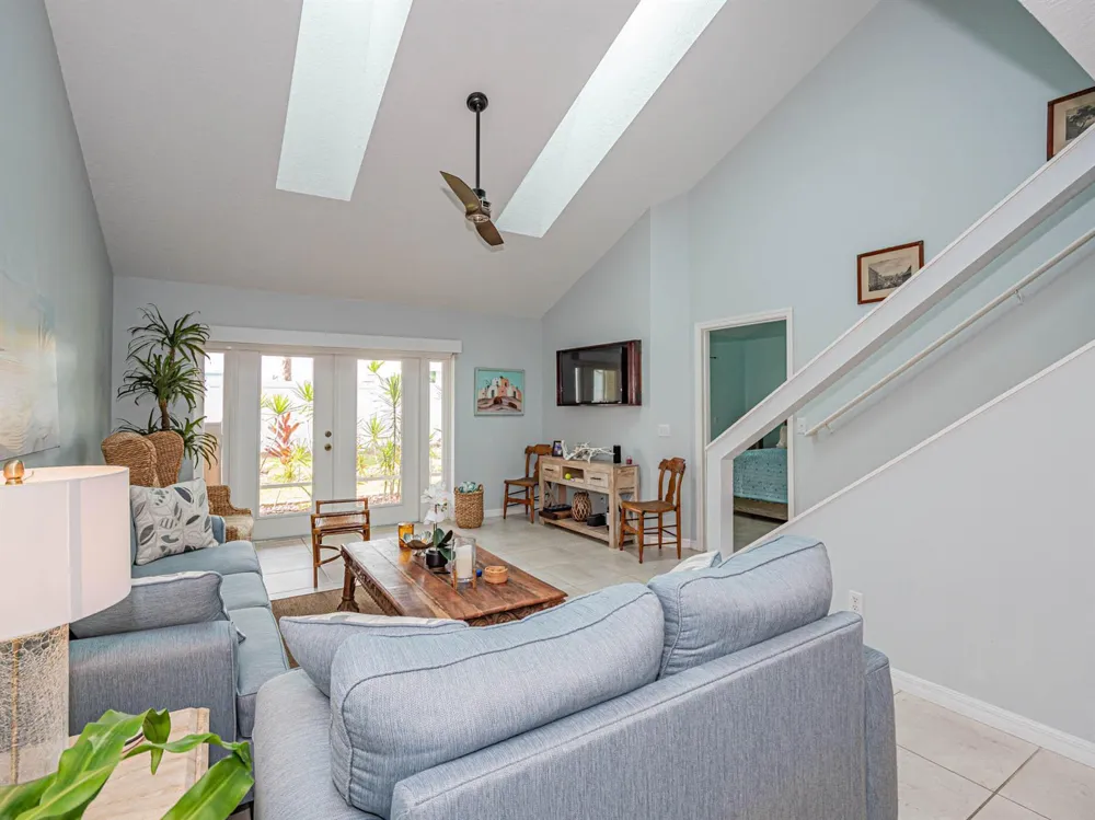 559 6TH STREET Vero Beach, FL 32962