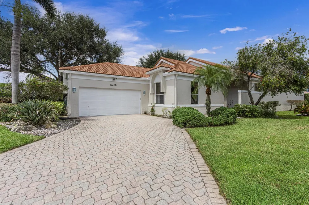 6219 EVIAN PLACE Boynton Beach, FL 33437