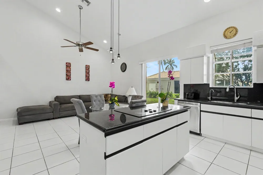 6219 EVIAN PLACE Boynton Beach, FL 33437