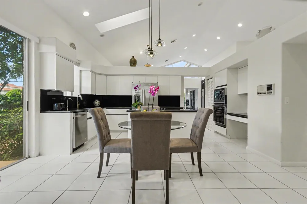 6219 EVIAN PLACE Boynton Beach, FL 33437