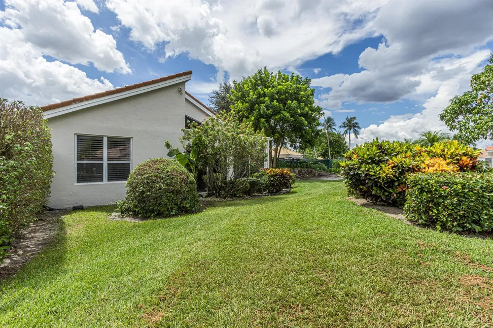 6219 EVIAN PLACE Boynton Beach, FL 33437