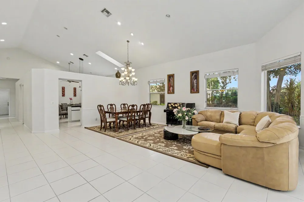 6219 EVIAN PLACE Boynton Beach, FL 33437