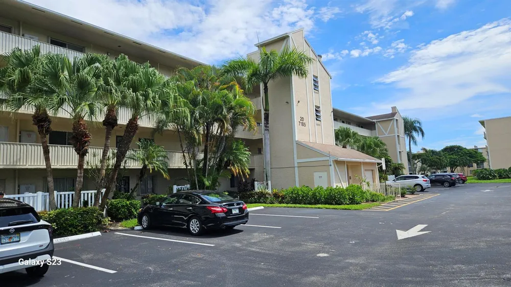 7185 Huntington Lane Delray Beach, FL 33446