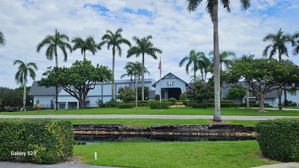 7185 Huntington Lane Delray Beach, FL 33446
