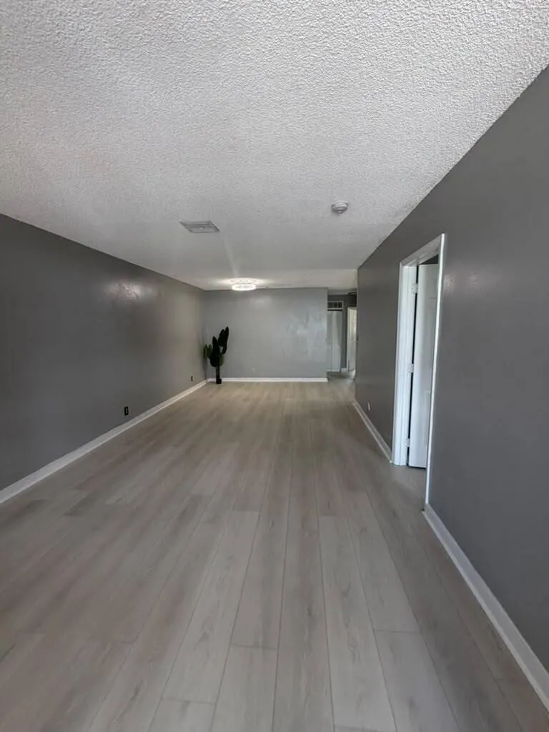 403 NW 2nd Street Hallandale Beach, FL 33009