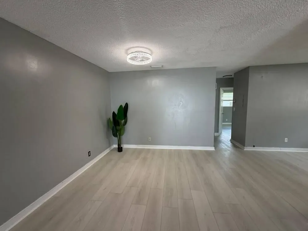403 NW 2nd Street Hallandale Beach, FL 33009