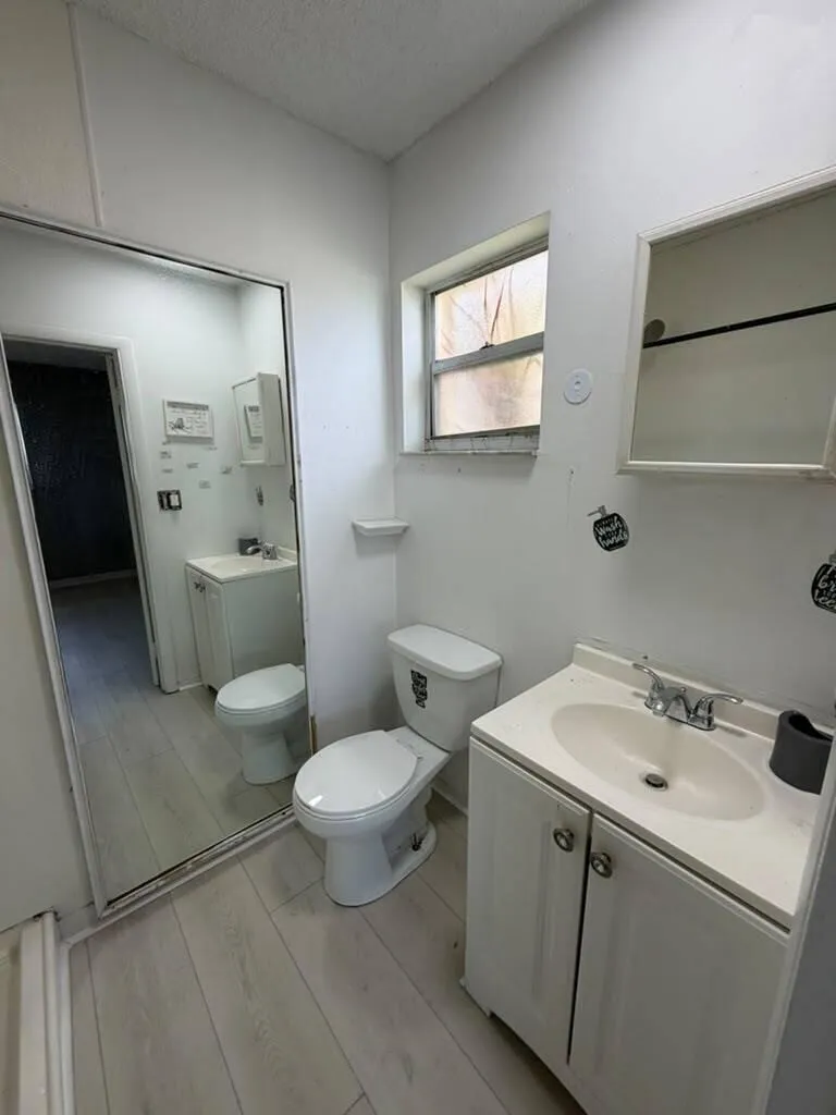 403 NW 2nd Street Hallandale Beach, FL 33009