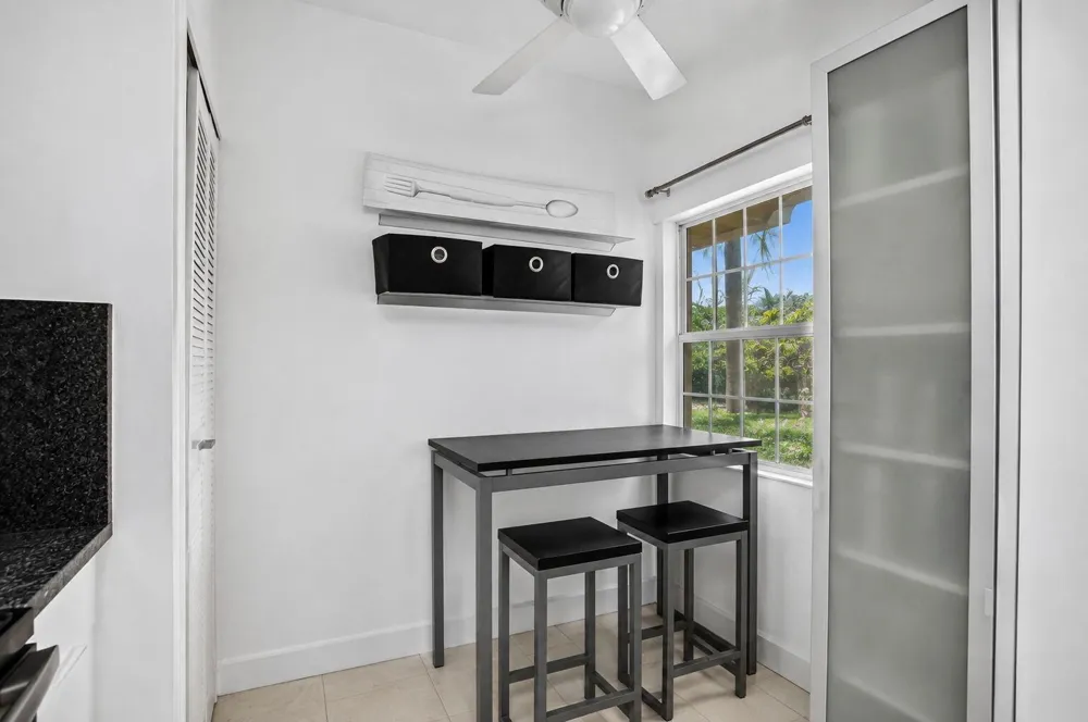 6487 Via Regina Boca Raton, FL 33433
